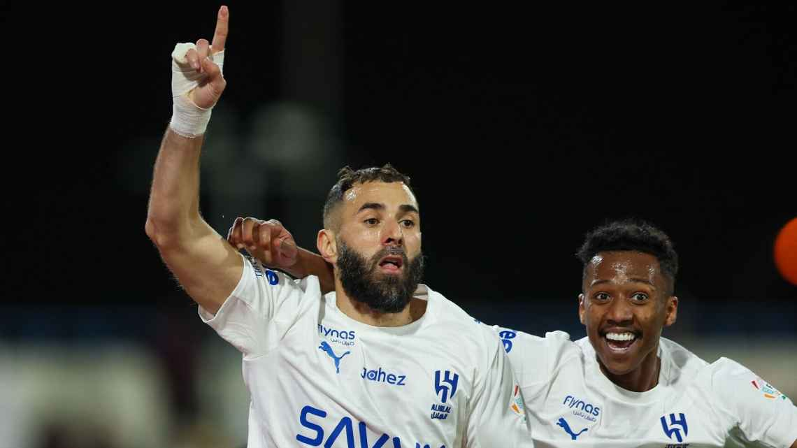 Benzema deslumbró en su debut con Al Hilal: hat-trick y victoria arrasadora