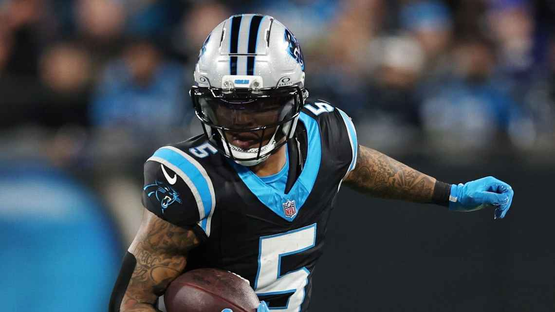 Steelers refuerzan su ofensiva con la firma del corredor Rico Dowdle por dos años