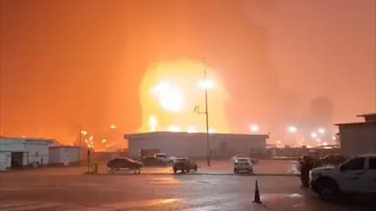 Incendio en Dos Bocas enciende alertas: Pemex controla el fuego cerca de la Refinería Olmeca