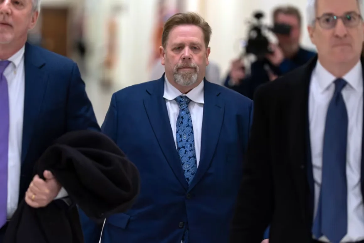 Testimonio clave revela detalles del entorno de Epstein en nuevo proceso judicial