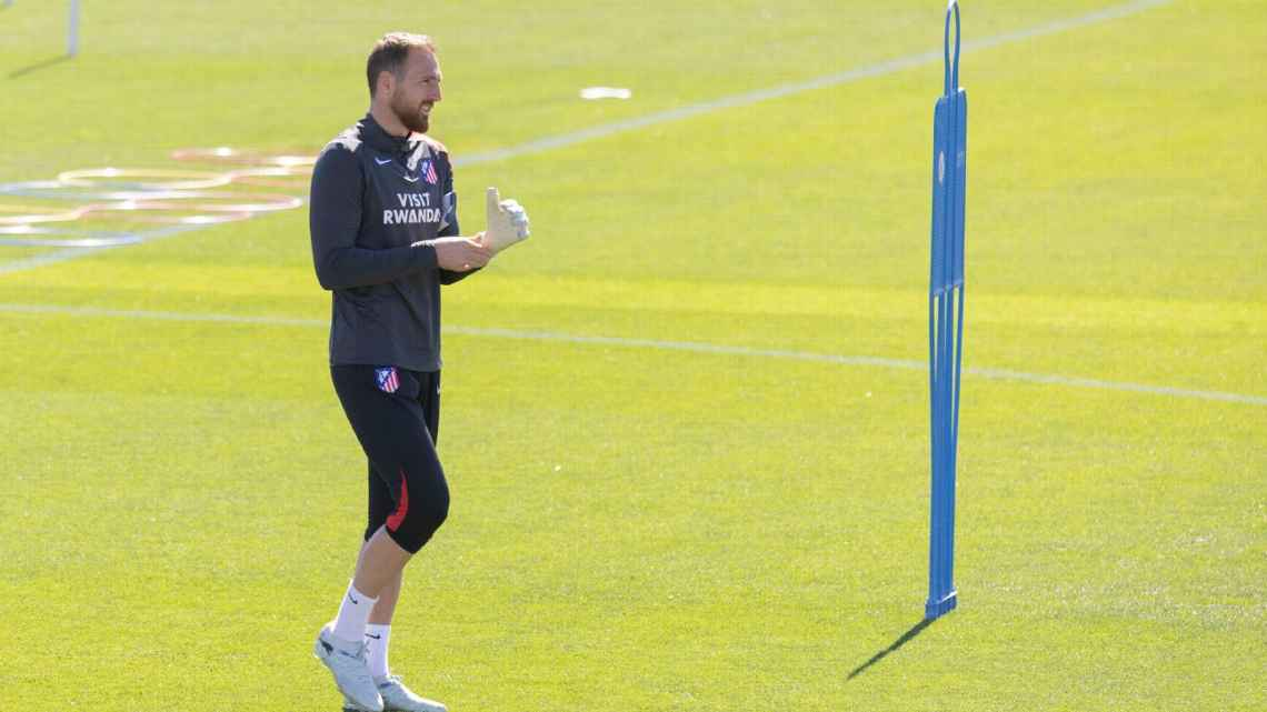 El Atlético de Madrid se enfrenta al Barcelona con bajas clave, pero Oblak vuelve al arco
