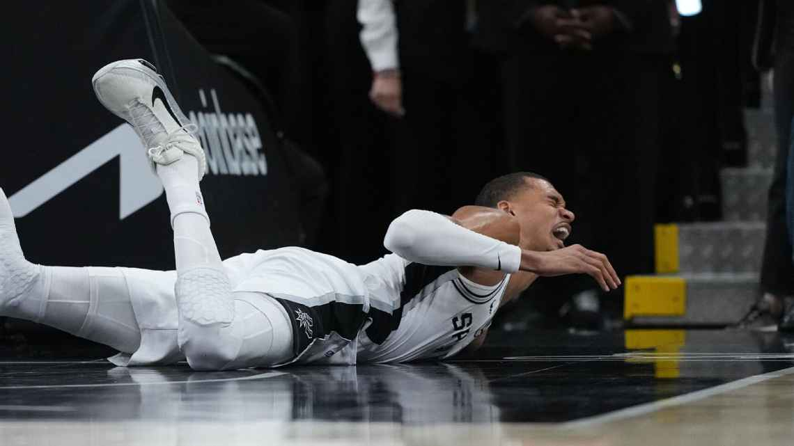 Wembanyama preocupa a los Spurs tras impactante caída en playoffs