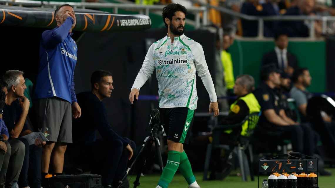 Isco reaparece tras su calvario y revive al Betis en un triunfo clave