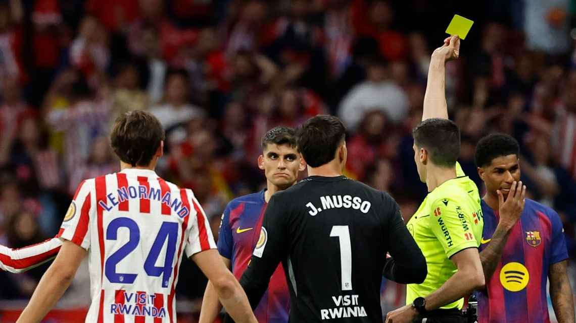 Atlético de Madrid estalla contra el VAR y denuncia “vergüenza” arbitral ante Barcelona
