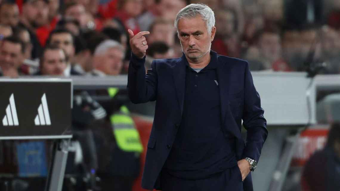 José Mourinho aplaza la decisión sobre su futuro hasta el final de la Liga de Portugal
