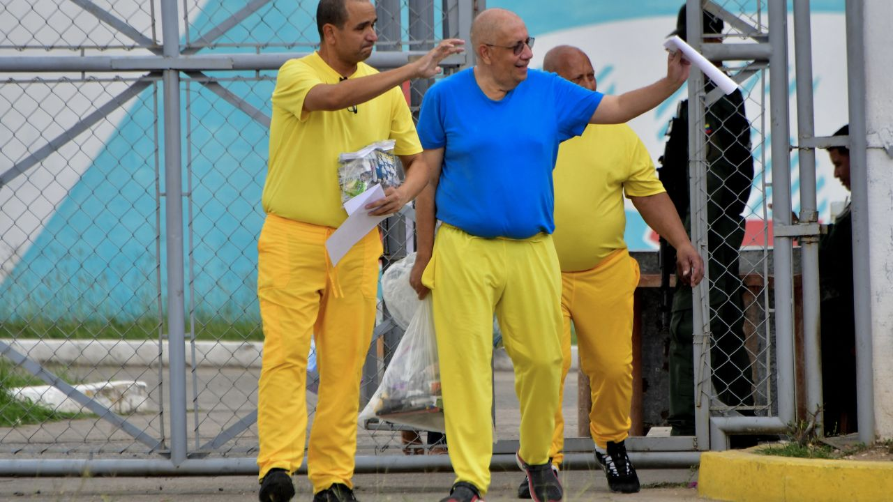 Presos toman cárcel en Venezuela para denunciar presuntas torturas y restricciones a familiares