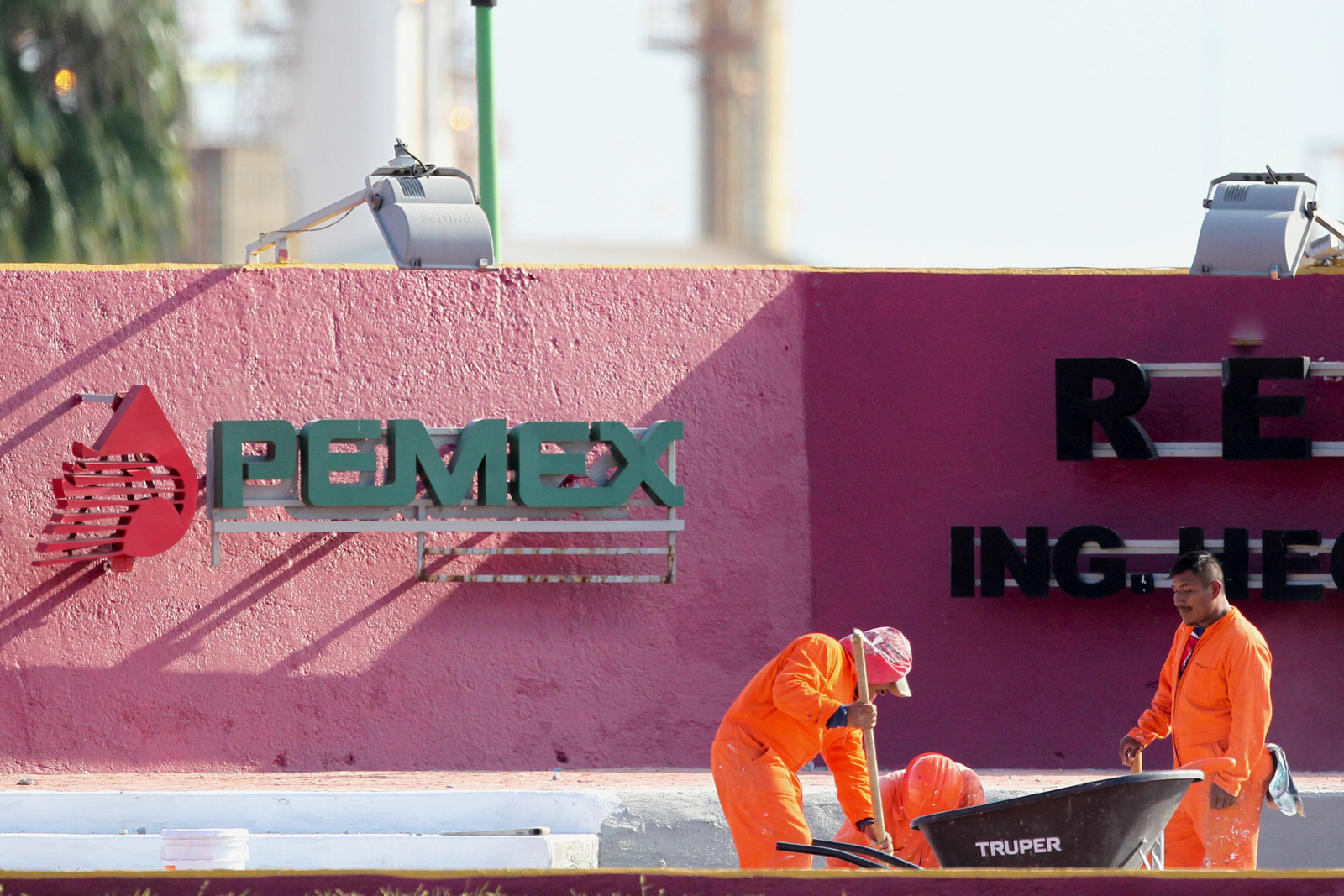 Proveedores de Ciudad del Carmen urgen a Pemex diálogo por pagos pendientes