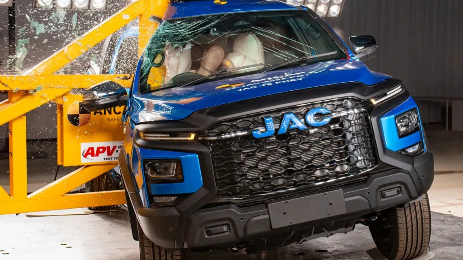 La nueva JAC T9 Hunter PHEV 2026 obtiene 5 estrellas de seguridad y eleva el nivel de las pickups híbridas