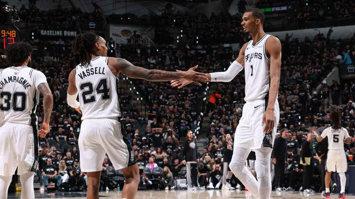 Spurs aplastan a Timberwolves y empatan la semifinal del Oeste