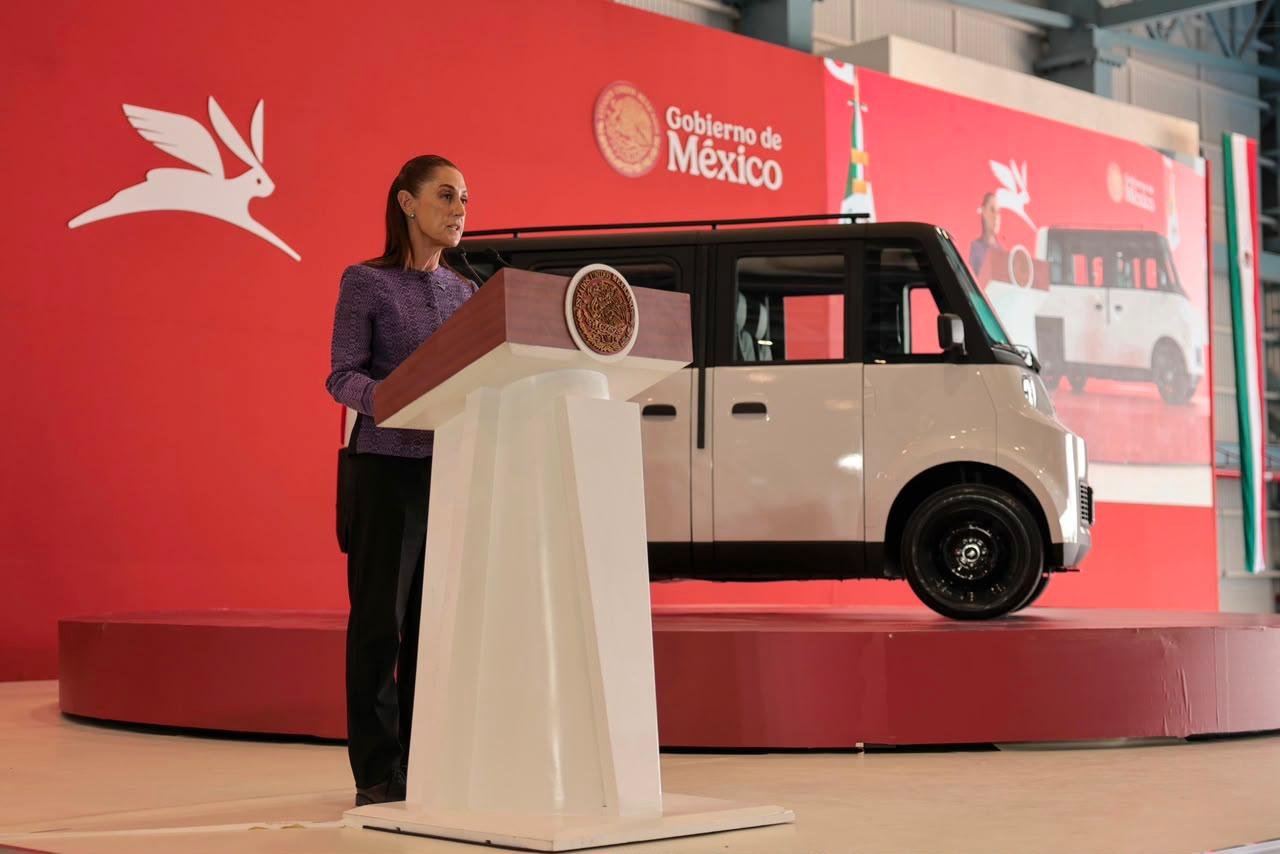 Claudia Sheinbaum presenta Olinia 1, el primer vehículo eléctrico mexicano desarrollado durante la Cuarta Transformación