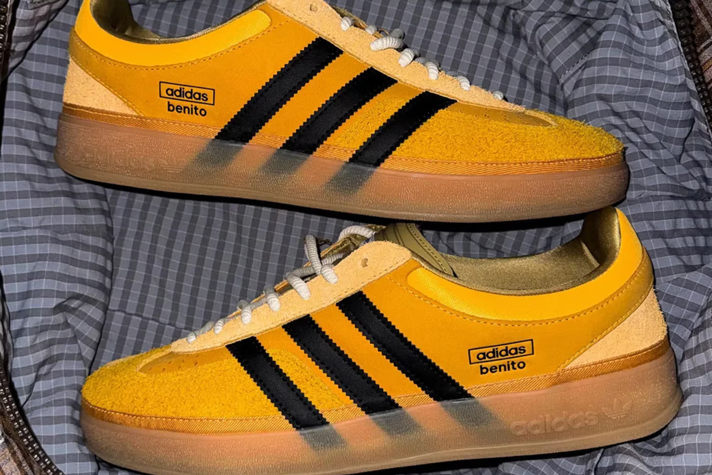 Bad Bunny y adidas preparan un nuevo golpe de estilo con los Gazelle Indoor “Solar Gold”