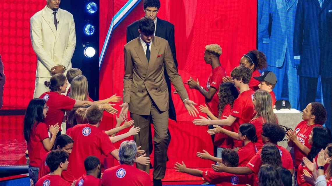 Karim López lidera una noche histórica para los hispanos en el NBA Draft
