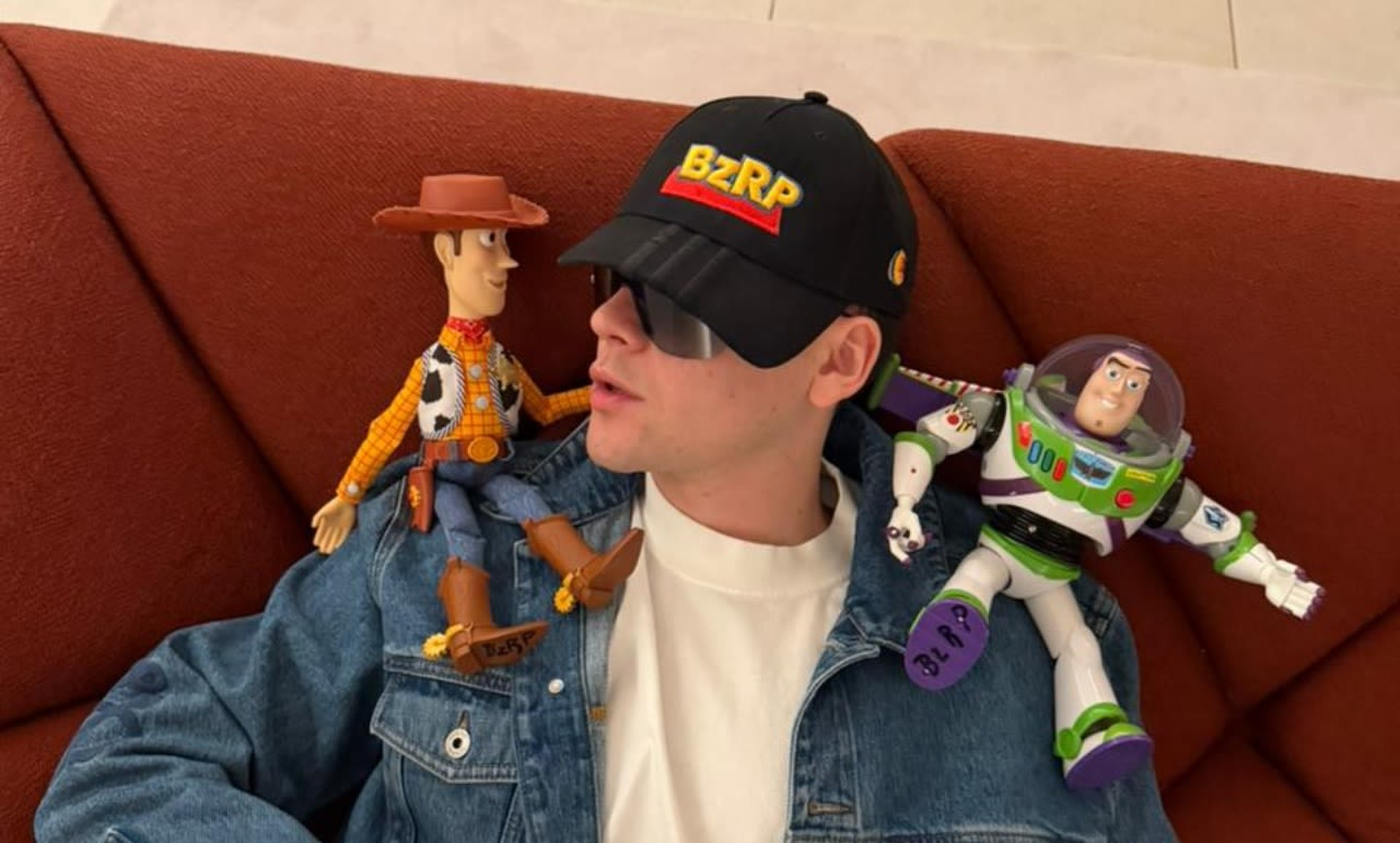 Bizarrap llega a Toy Story 5: será la voz de Santa de Jardín junto a Bad Bunny