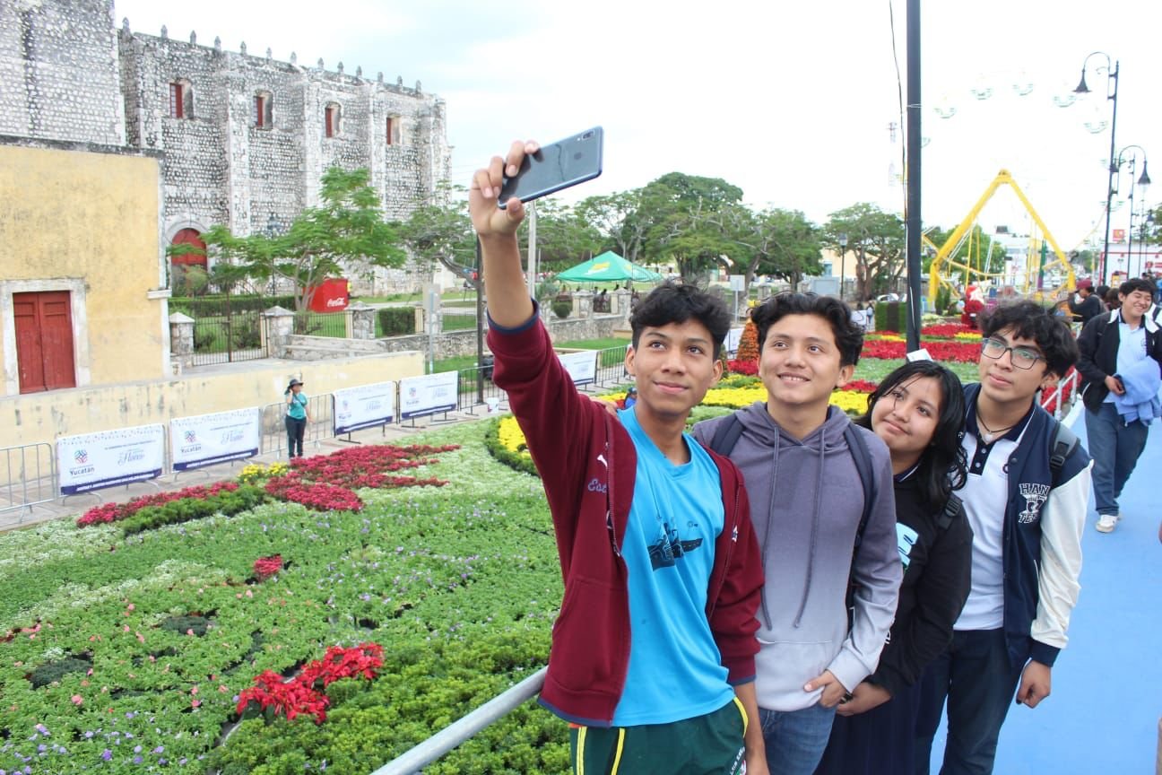 Invitan a visitar el Paseo Navideño de las Flores en Umán