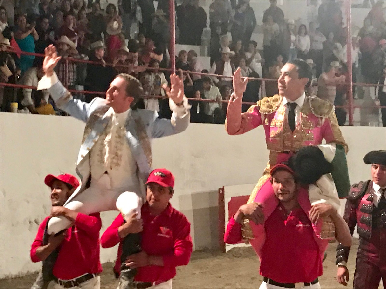Rabo para Zotoluco y dos orejas para Hernández Gárate en Nochistlan.