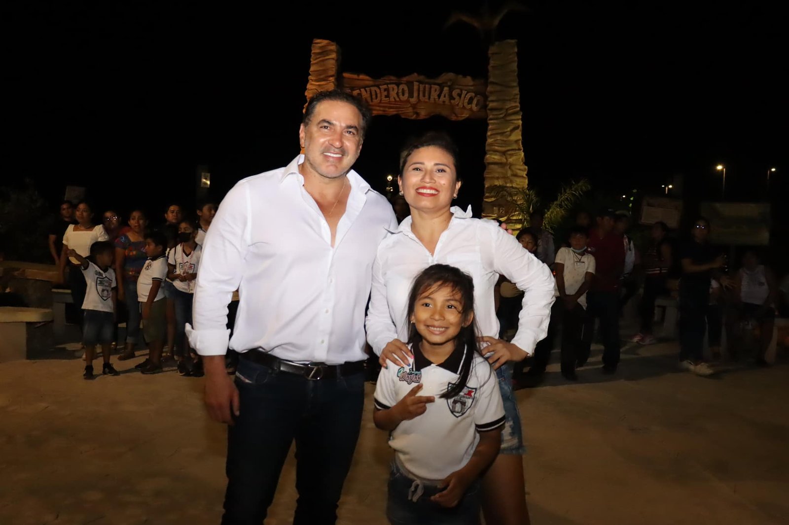 Zacarías Curi recibe en el Sendero Jurásico la visita de más de 400 alumnos y docentes del municipio de Acanceh