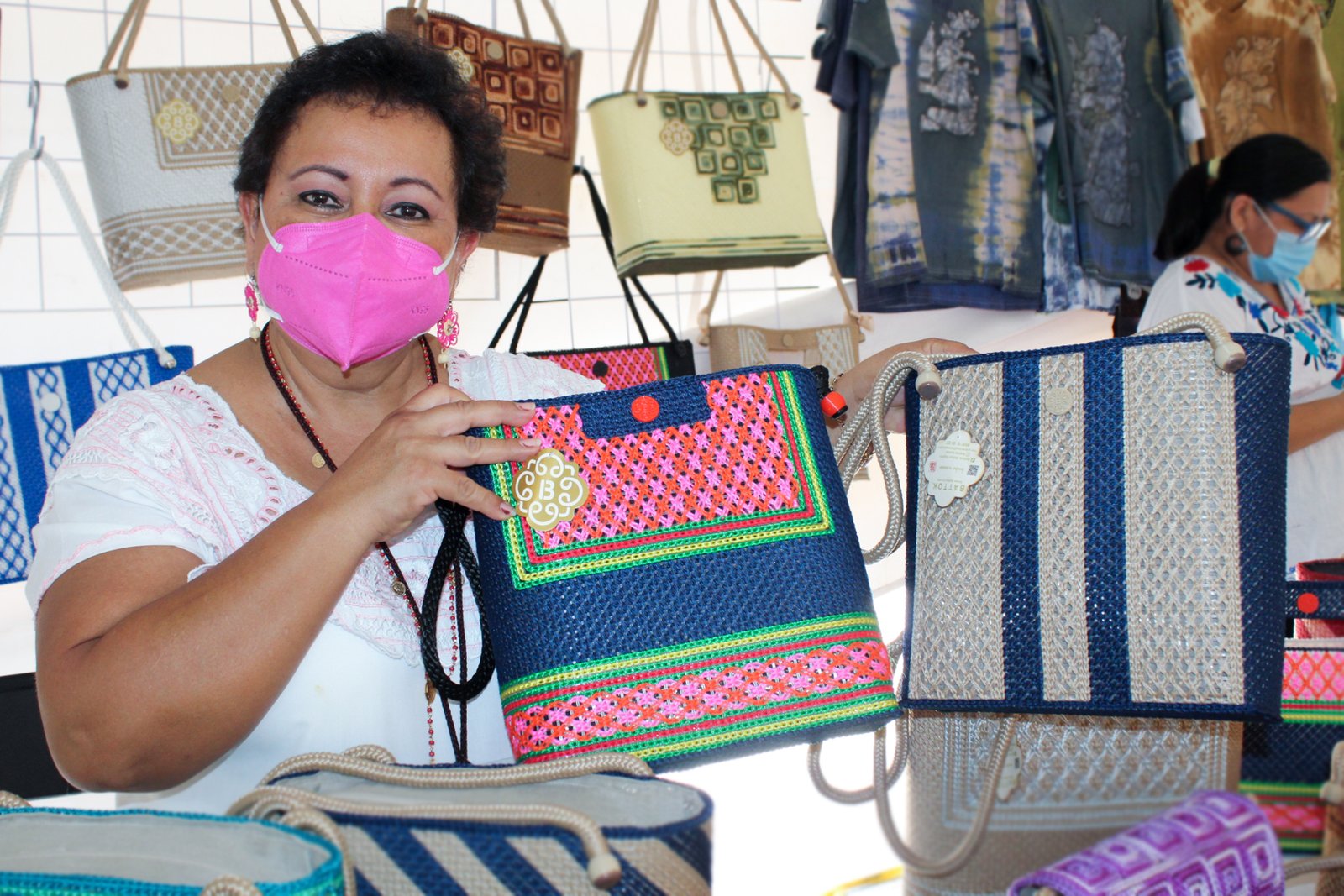 Inaugura Indemaya la Segunda Expo Feria Artesanal Indígena Maya