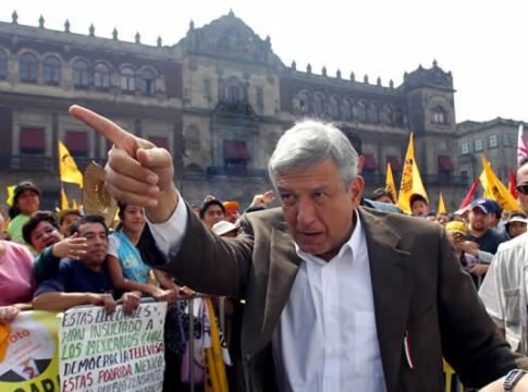 Cuando no se puede defender lo indefendible ni ayudar al que no se deja