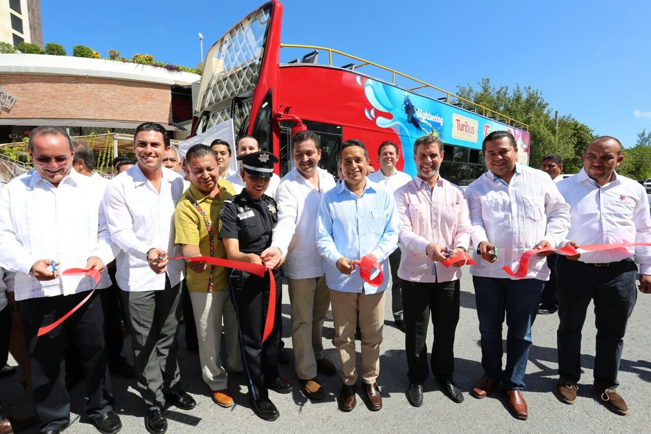 Inaugura el Gobernador Carlos Joaquín primer Turibus de Cancún