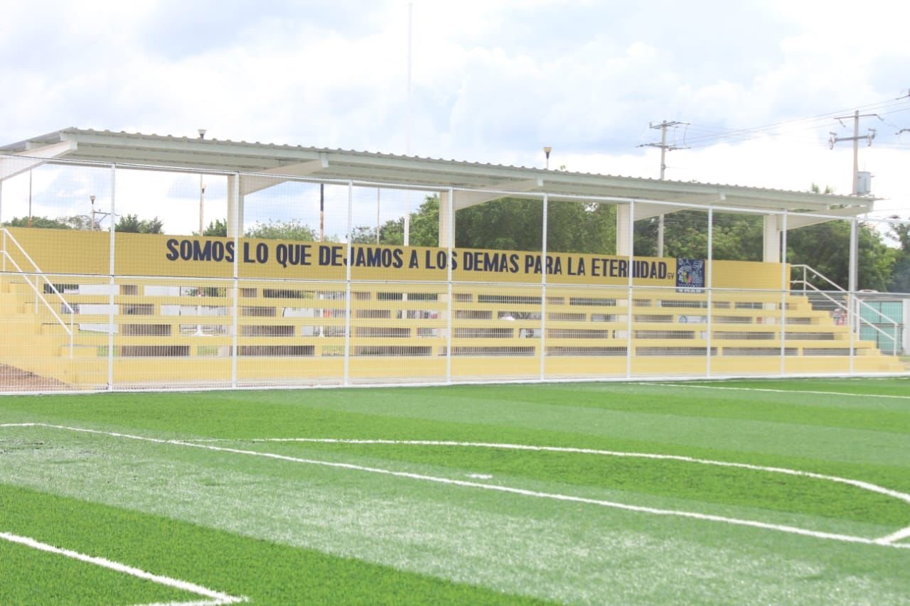 Se cumplió: inauguran primera cancha de pasto sintético de fut 7 en Umán