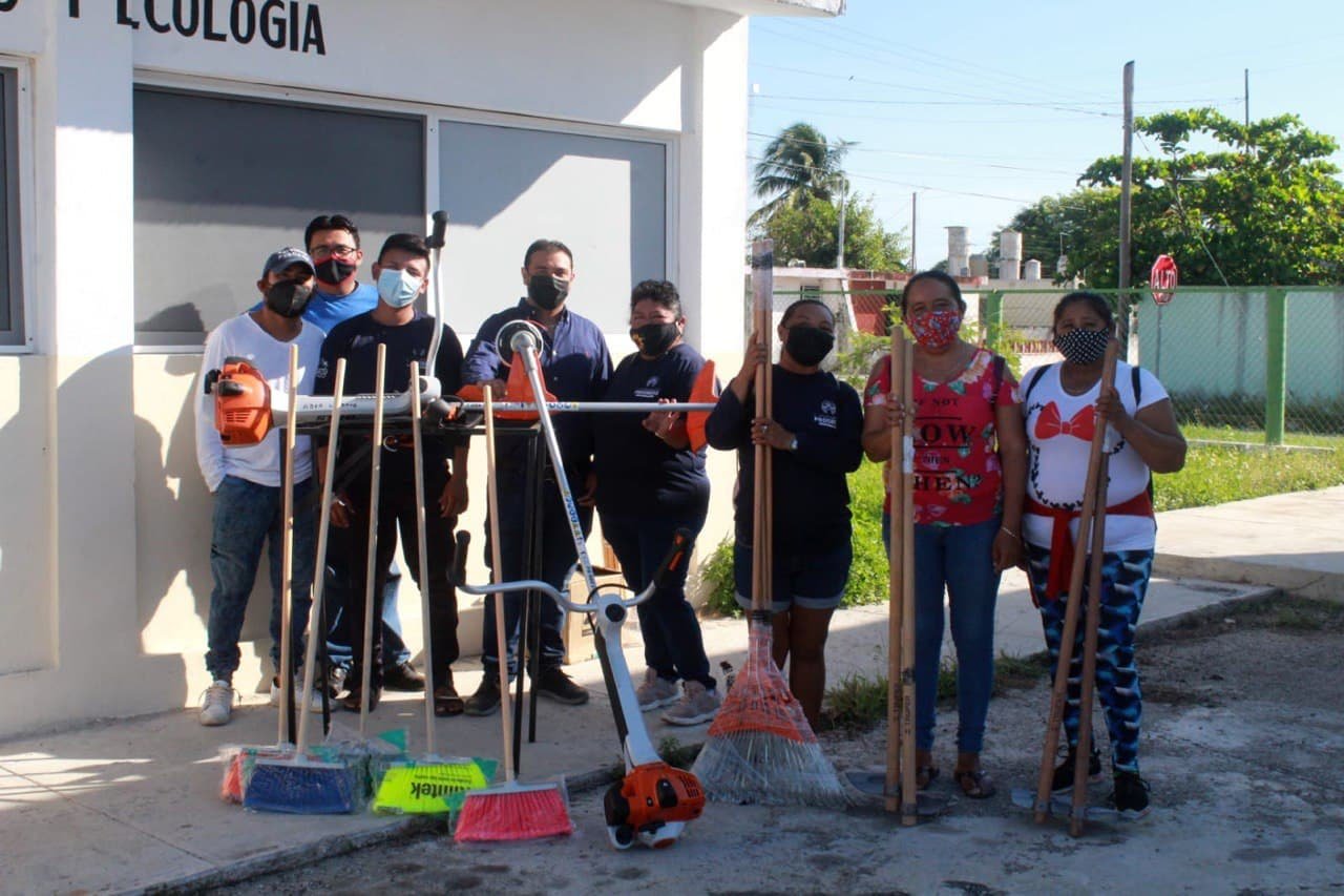 Entregan equipamiento para realizar labores a cuadrillas de servicios públicos.