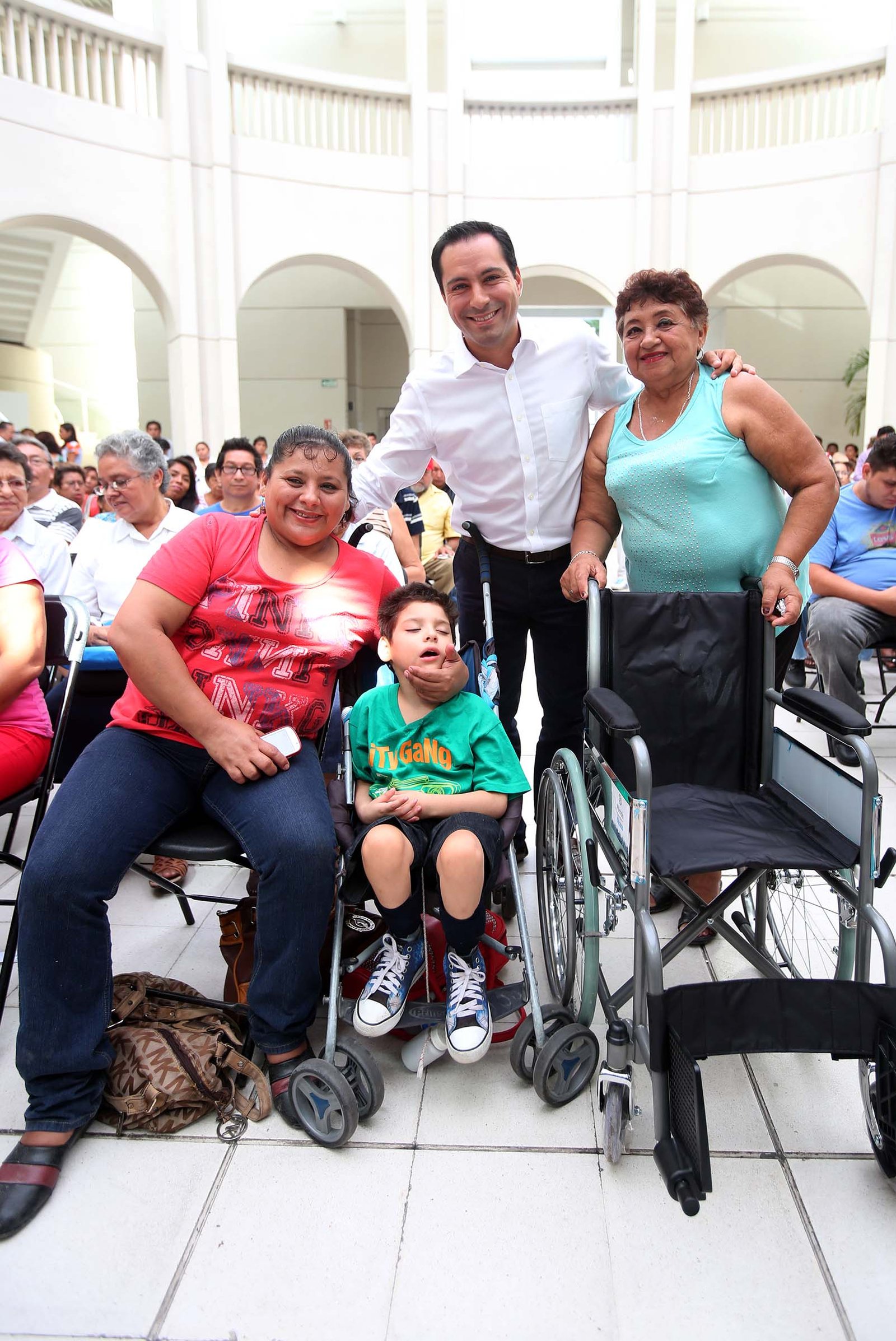 El alcalde, Mauricio Vila, encabeza quinta entrega de aparatos ortopédicos, con inversión acumulada de más de $1.1 millones