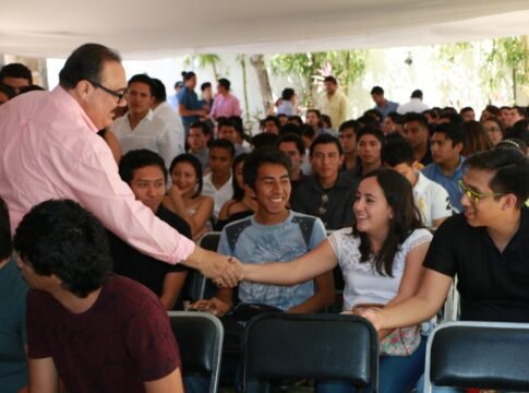 Intenso el combate entre fuego amigo y enemigo