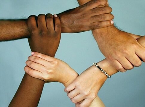 Algo más que palabras