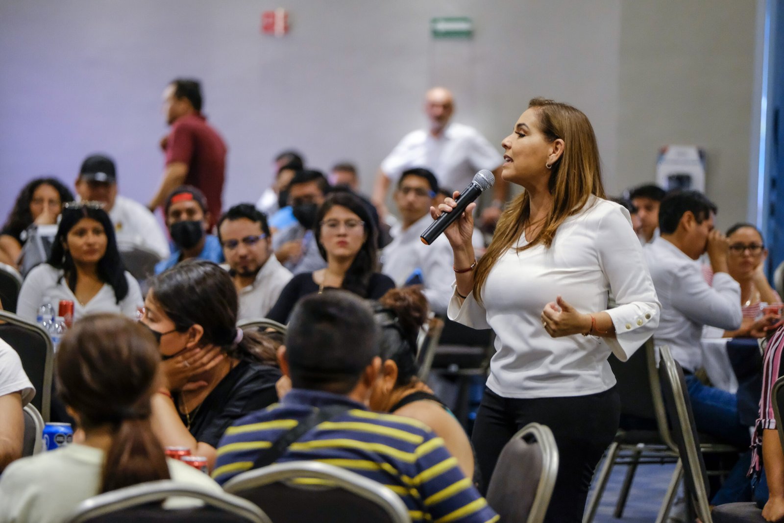 Recibe Mara Lezama la aportación de jóvenes y deportistas al Plan de Desarrollo