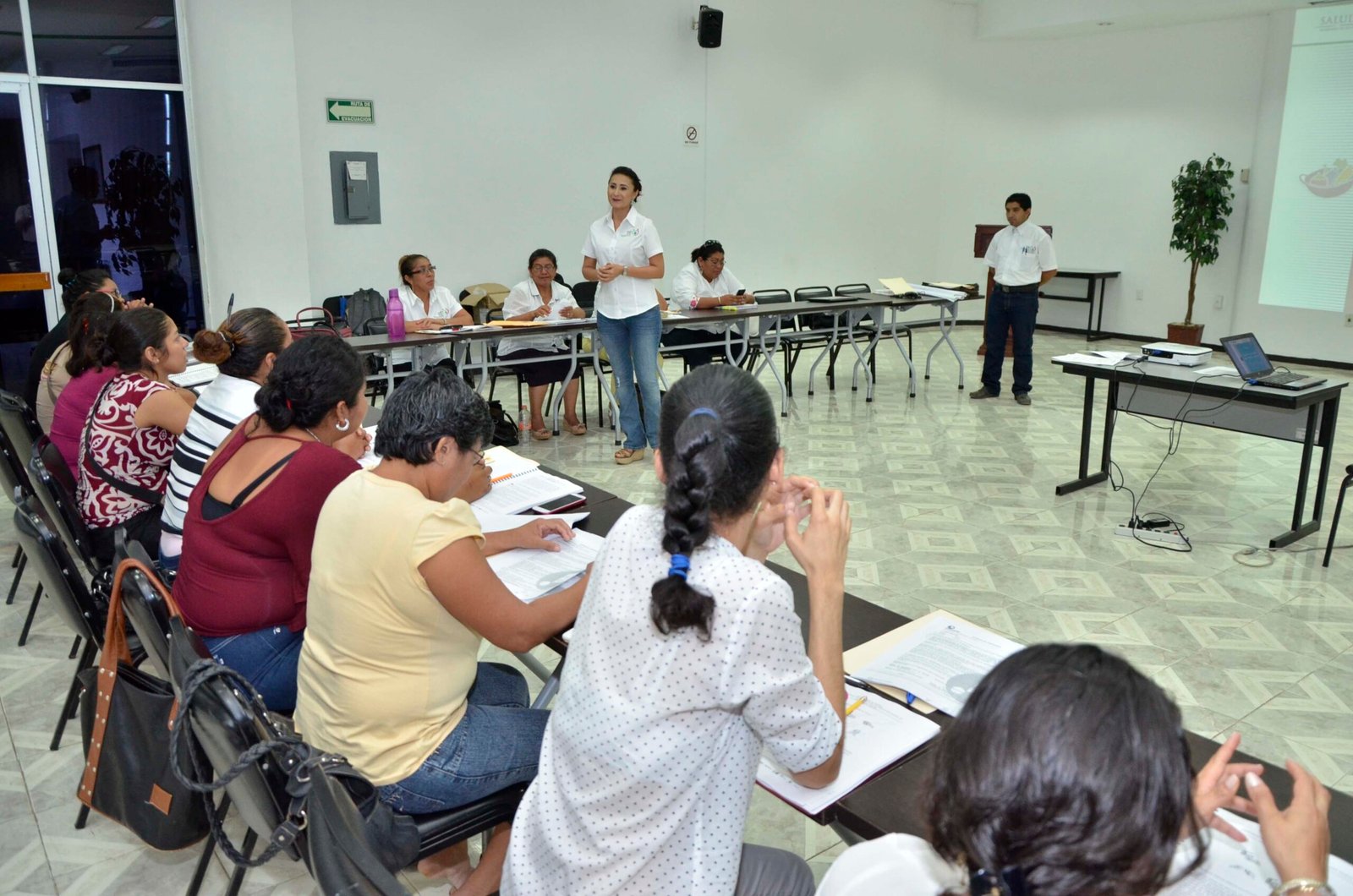 DIF estatal imparte taller "Preparación de alimentos para población sujeta de asistencia social"