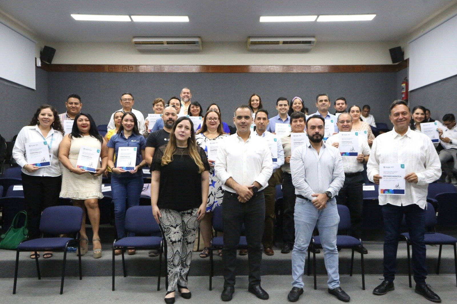 La Sefoet capacita en Inteligencia Comercial a 42 empresas yucatecas