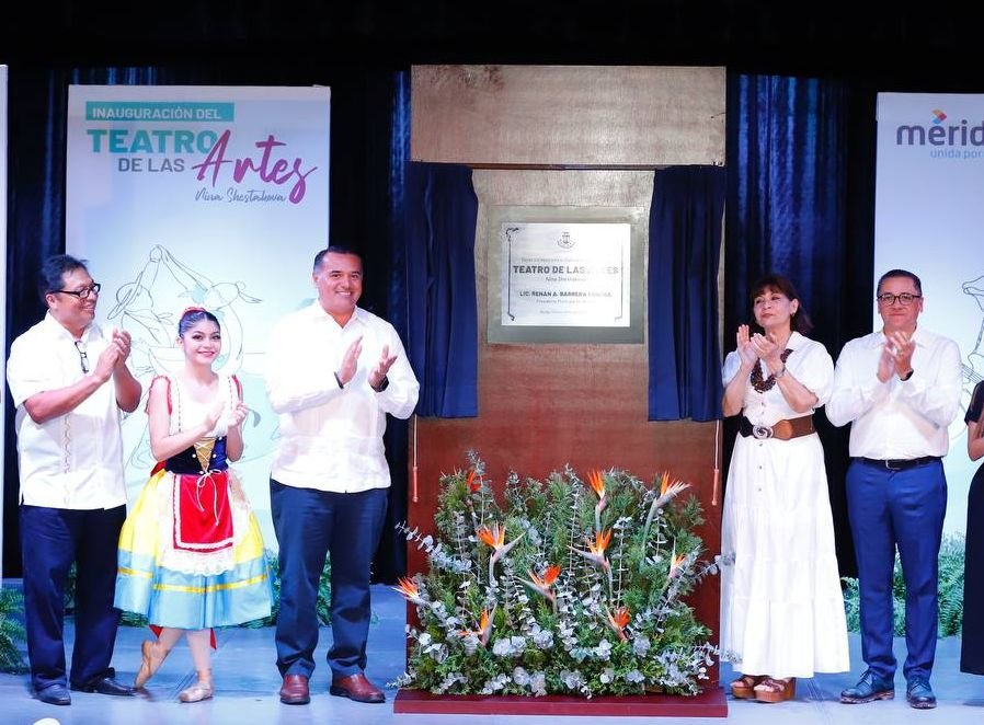 El Alcalde Renan Barrera inaugura el nuevo Teatro de las Artes para dinamizar la oferta cultural del municipio