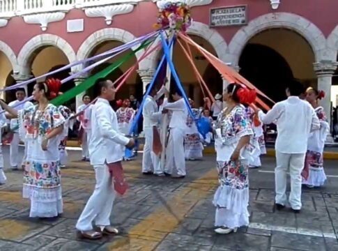 El baile de las cintas herencia pagana del colonialismo