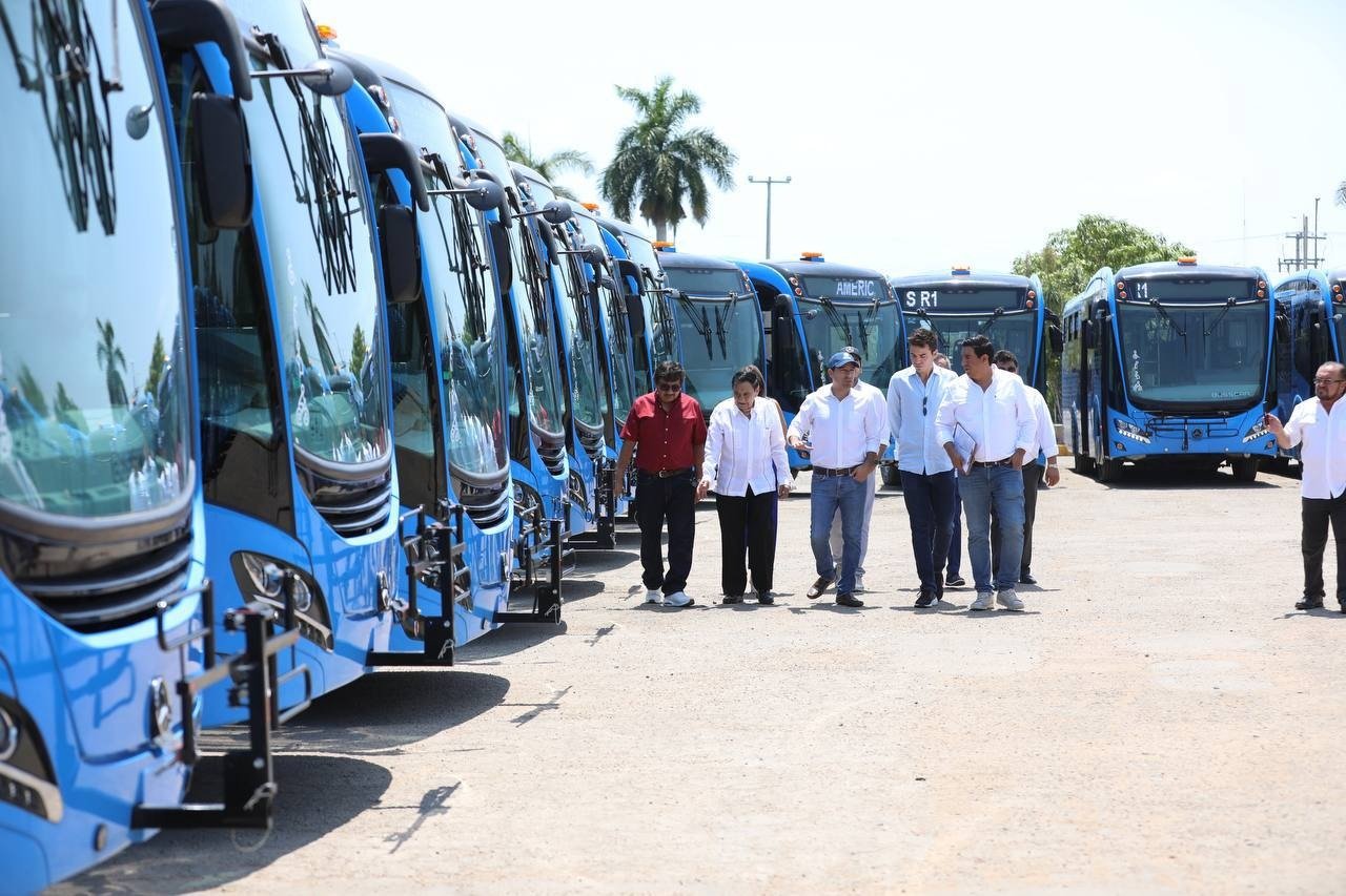 El Gobernador supervisa las nuevas unidades que brindarán servicio a través de las rutas Las Américas, al incorporarse al Sistema “Va y ven»