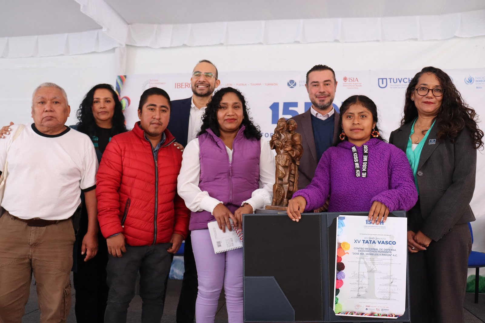 Entregan reconocimiento Tata Vasco a organización de Guerrero