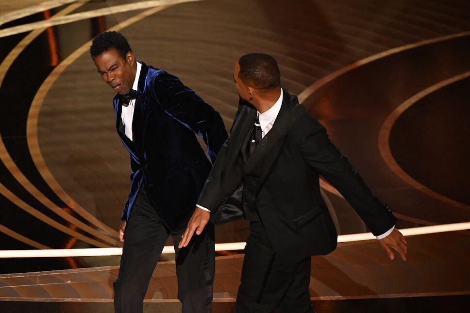 Will Smith ataca a Chris Rock en los premios Oscar