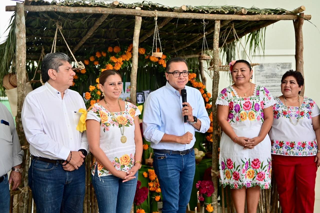 Congreso del Estado instala su Muestra de Altar