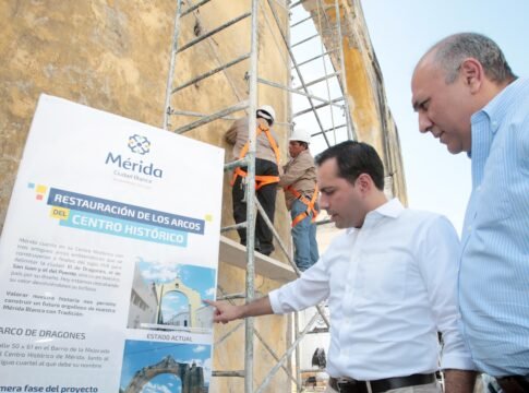 Encabeza alcalde el inicio del rescate de los Arcos de Mérida