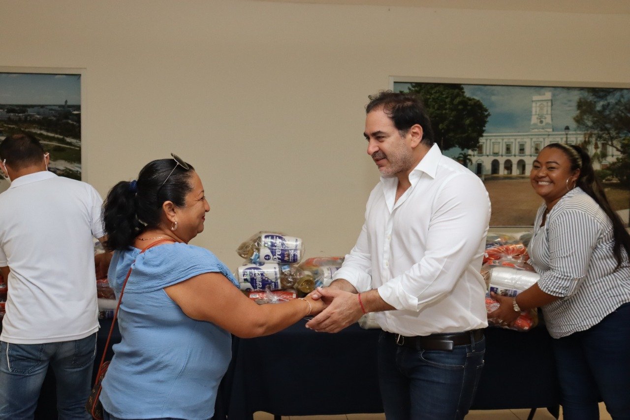 Con recurso municipal, Zacarías Curi entrega apoyo alimentario a 60 beneficiarios del DIF de Progreso