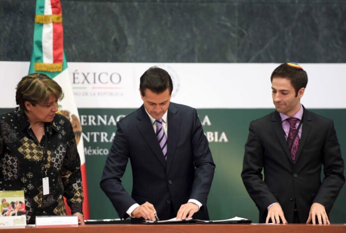 De naturaleza política De naturaleza política