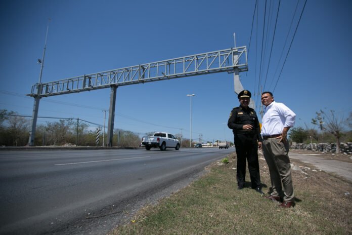 ENRIQUEciendo la noticia