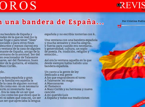Con una bandera de España...