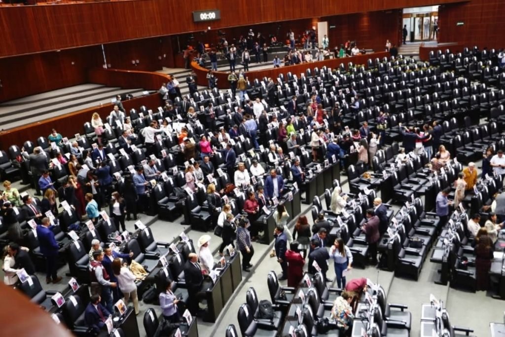 MÉXICO GANO: La oposición impidió que se aprobara una Reforma Eléctrica que afectaba a las familias, al medio ambiente y a la competitividad