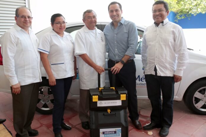 El alcalde encabeza el inicio del programa “Médico a domicilio” El alcalde encabeza el inicio del programa “Médico a domicilio”