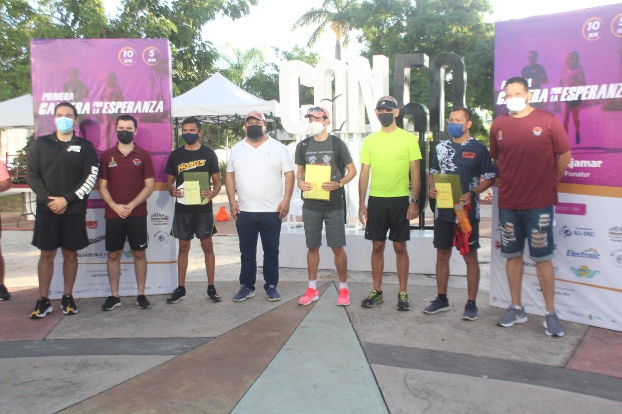 Activa participación en carrera por la esperanza