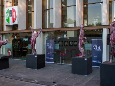 ENRIQUEciendo la noticia