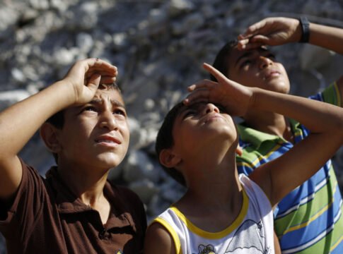 ENRIQUEciendo la noticia