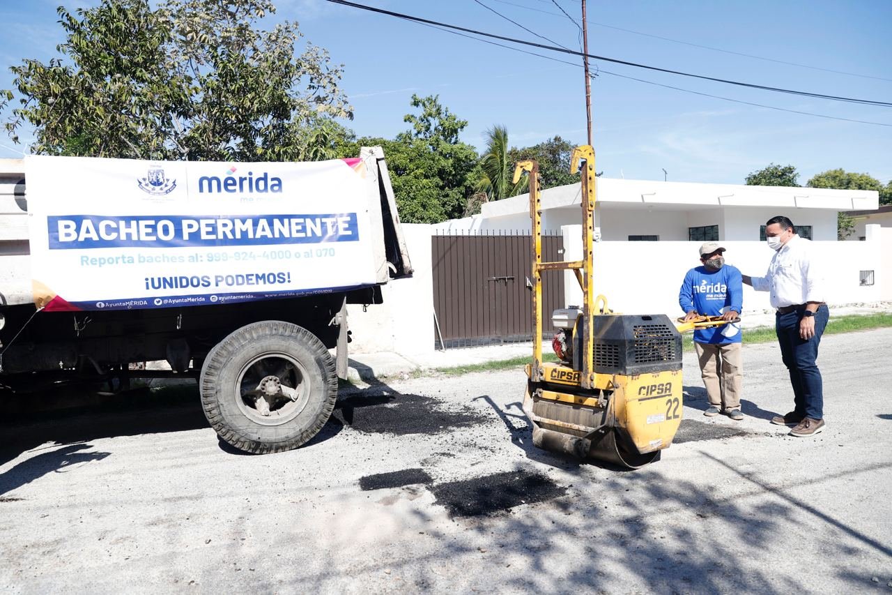 El Alcalde Renán Barrera intensifica el programa permanente de bacheo