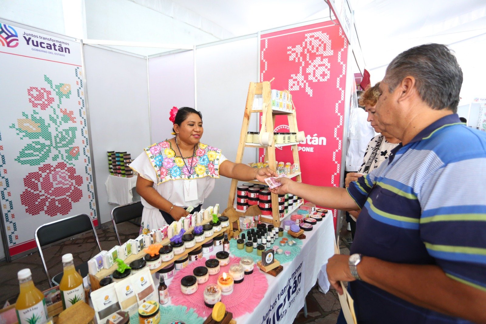 Zapopan queda maravillado por los colores y sabores de Yucatán