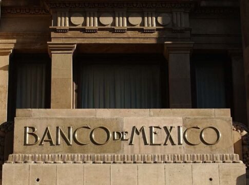 Banxico aumenta su tasa para combatir inflación; gobierno de la 4T no debe neutralizar la medida
